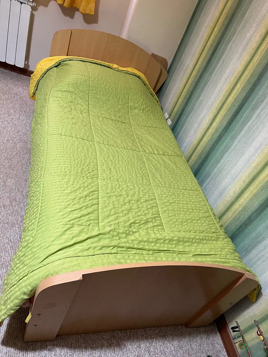 تخت و میز تحریر|تخت و سرویس خواب|اصفهان, جلفا|دیوار