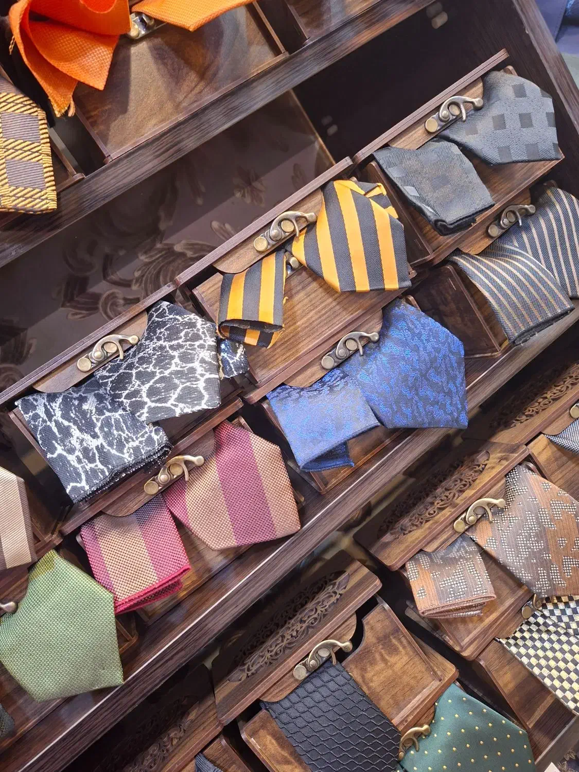 فروشنده آقا|استخدام خدمات فروشگاه و رستوران|تبریز, |دیوار