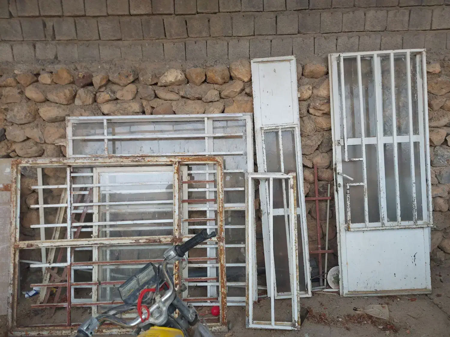 درب و پنجره آهن|مصالح و تجهیزات ساختمان|موچش, |دیوار