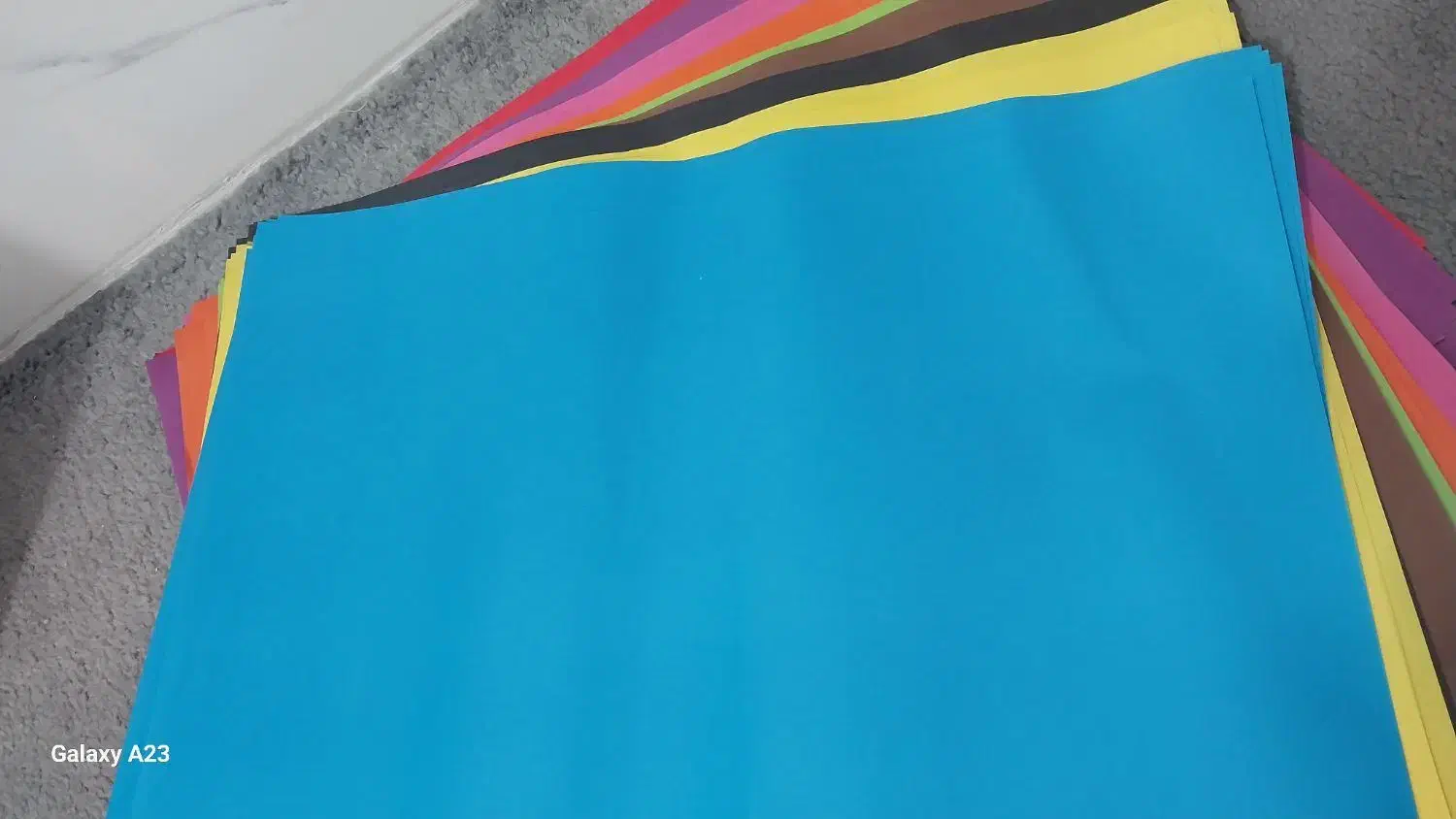 کاغذ رنگی در  رنگ های مختلف سایز بزرگ|لوازم التحریر|اقبالیه, |دیوار