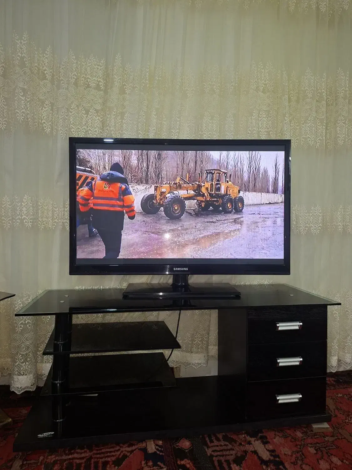 42اینچ|تلویزیون و پروژکتور|خرمدشت, |دیوار