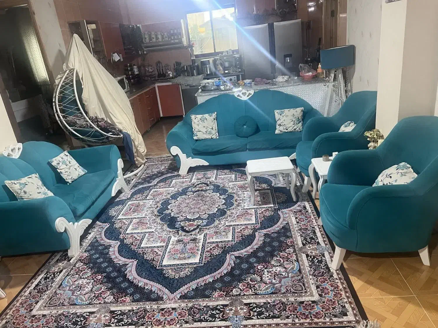 یک سرویس مبل وتاب ریلکسی و آباژور و تخت سنتی د|مبلمان خانگی و میز عسلی|بهنمیر, |دیوار