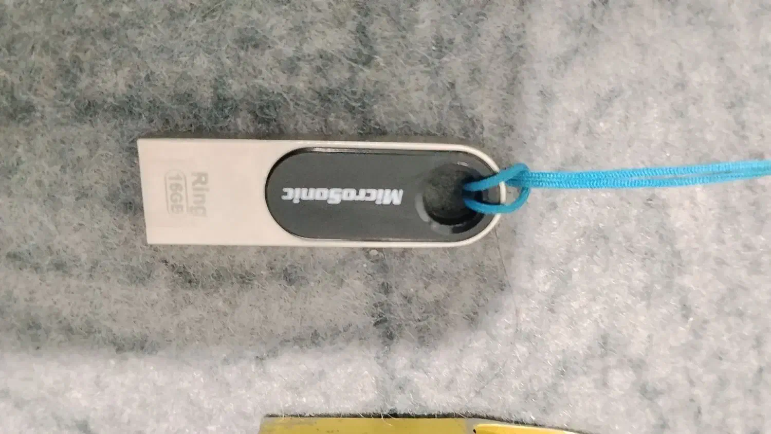 یک عددفلش و یک عدد رم|لوازم جانبی موبایل و تبلت|قدس, شهرقدس|دیوار