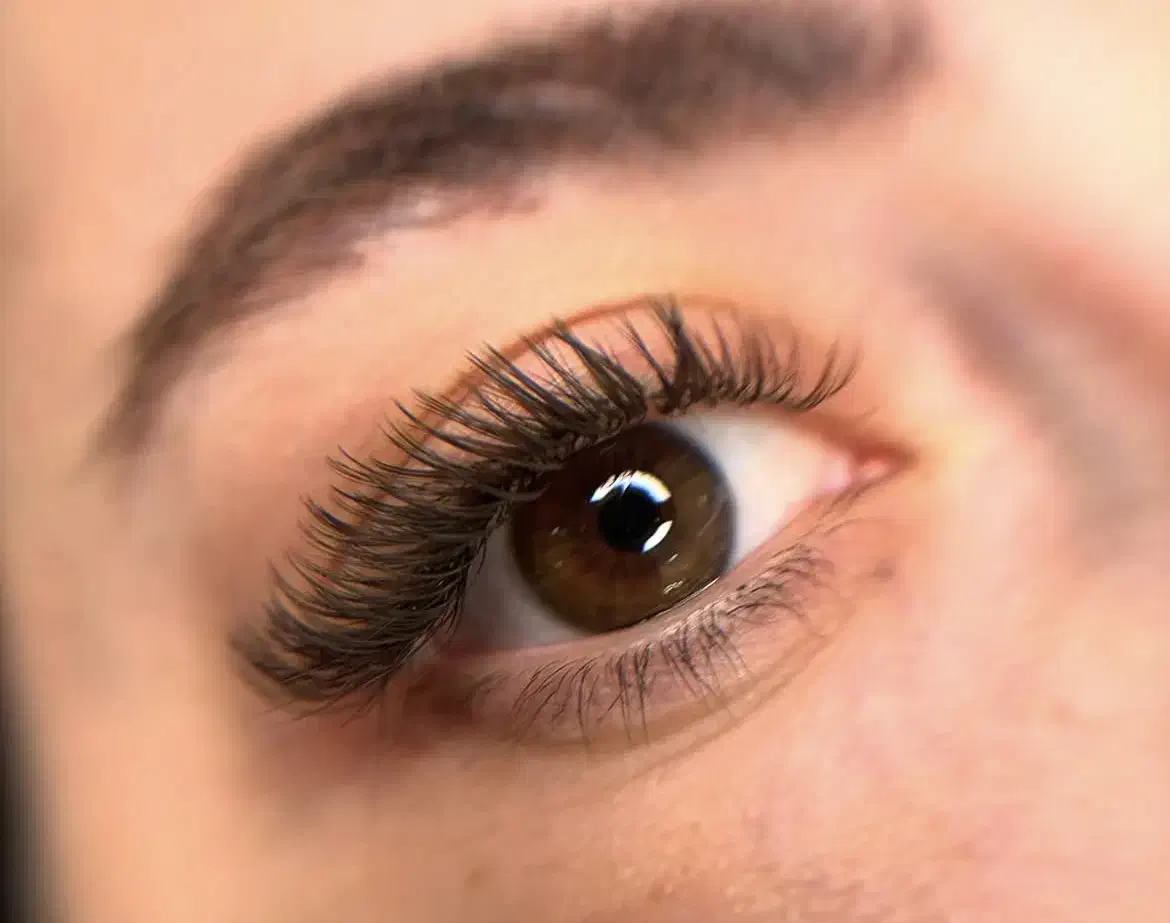 مژه|خدمات آرایشگری و زیبایی|بروجرد, |دیوار