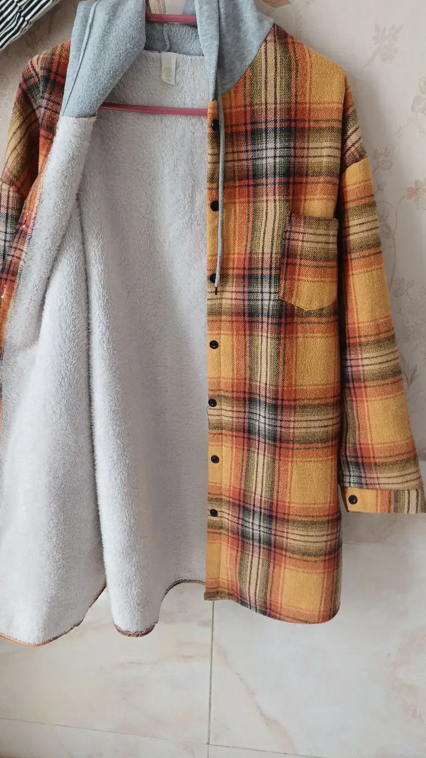 پالتو زنانه|لباس|بردسکن, |دیوار