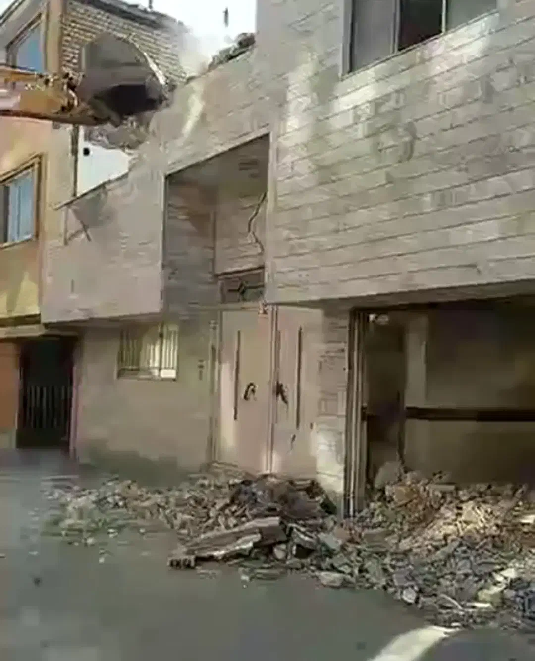 تخریب و خاکبرداری|خدمات پیشه و مهارت|اصفهان, سنبلستان|دیوار