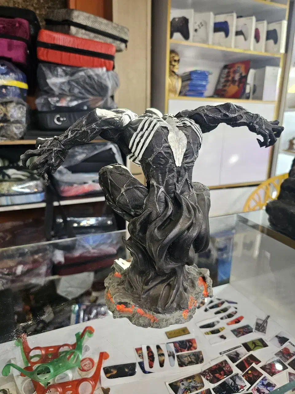 اکشن فیگور ونوم سایز نسبتا بزرگ کیفیت بالا خارجی|مجسمه، تندیس، ماکت|تهران, فلاح|دیوار