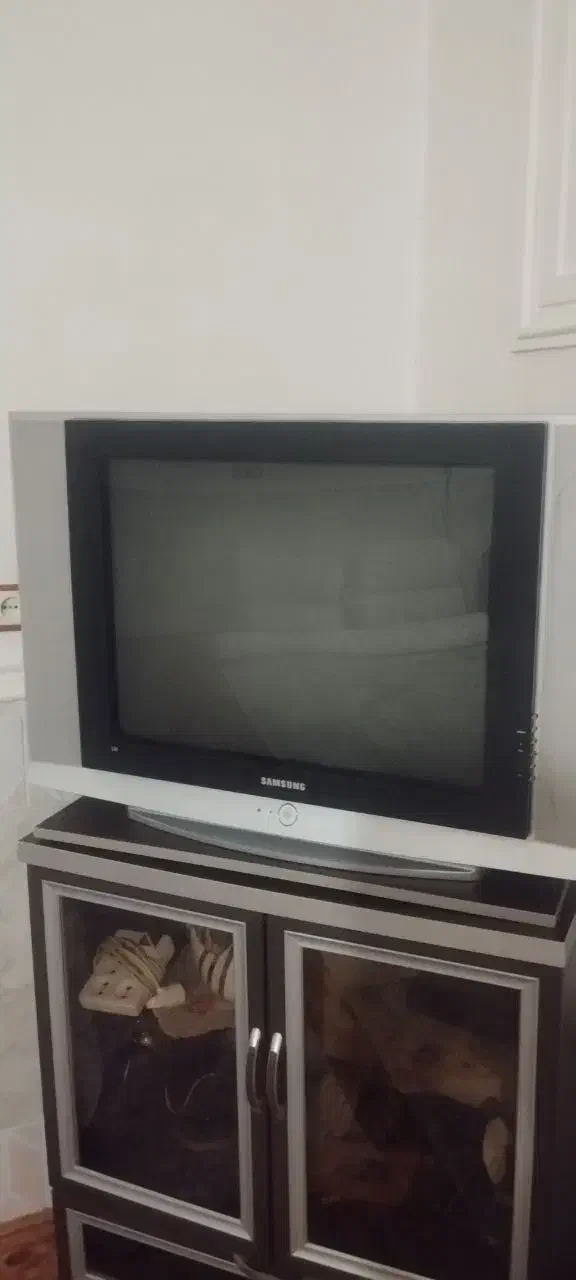 تلویزیون 29اینچ و دیجیتال ومیز|تلویزیون و پروژکتور|زابل, |دیوار