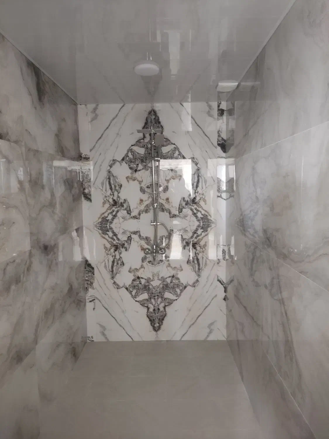 سنگ کاری و آجر نما و کاشی داخل ساختمان|خدمات پیشه و مهارت|کاشان, مفتح|دیوار