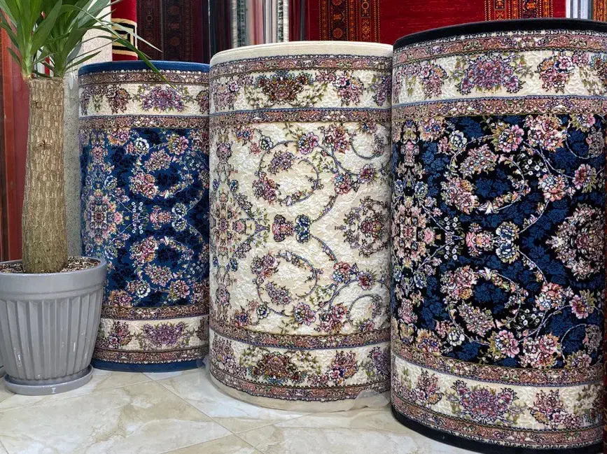 کناره فرش ۷۰۰ شانه گل برجسته/کرم سرمه ای نقرآبی|فرش|قم, نیروگاه|دیوار