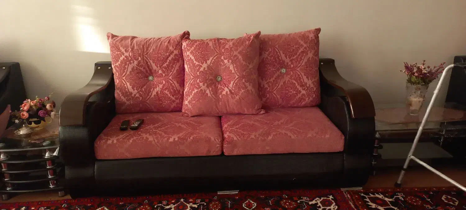 مبل راحتی خیلی تمیز|مبلمان خانگی و میز عسلی|مرند, |دیوار