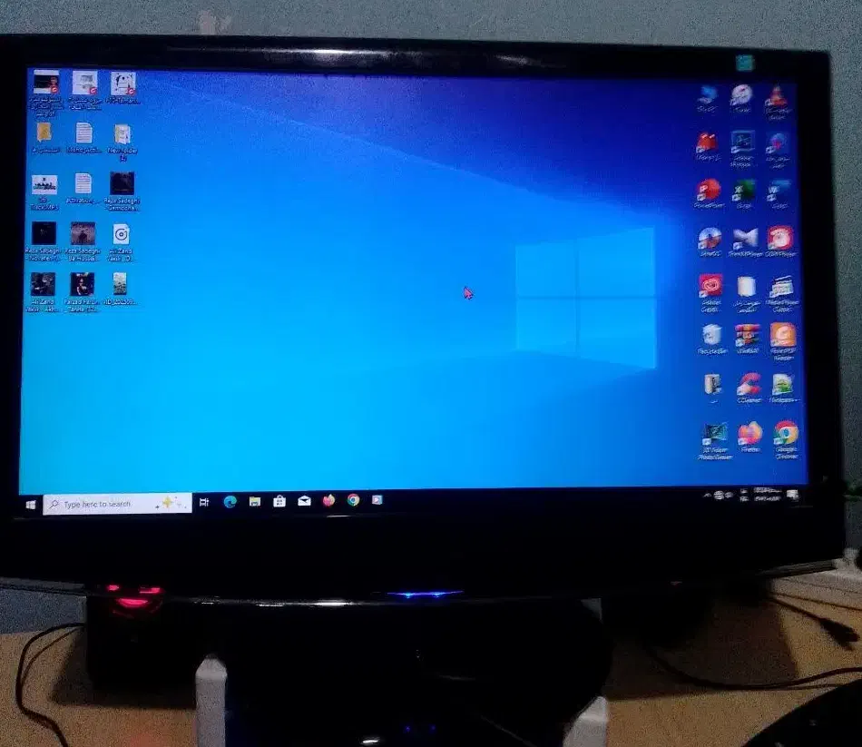 فروش دو مانیتور سامسونگ سالم|قطعات و لوازم جانبی رایانه|کرج, چهارصد دستگاه|دیوار