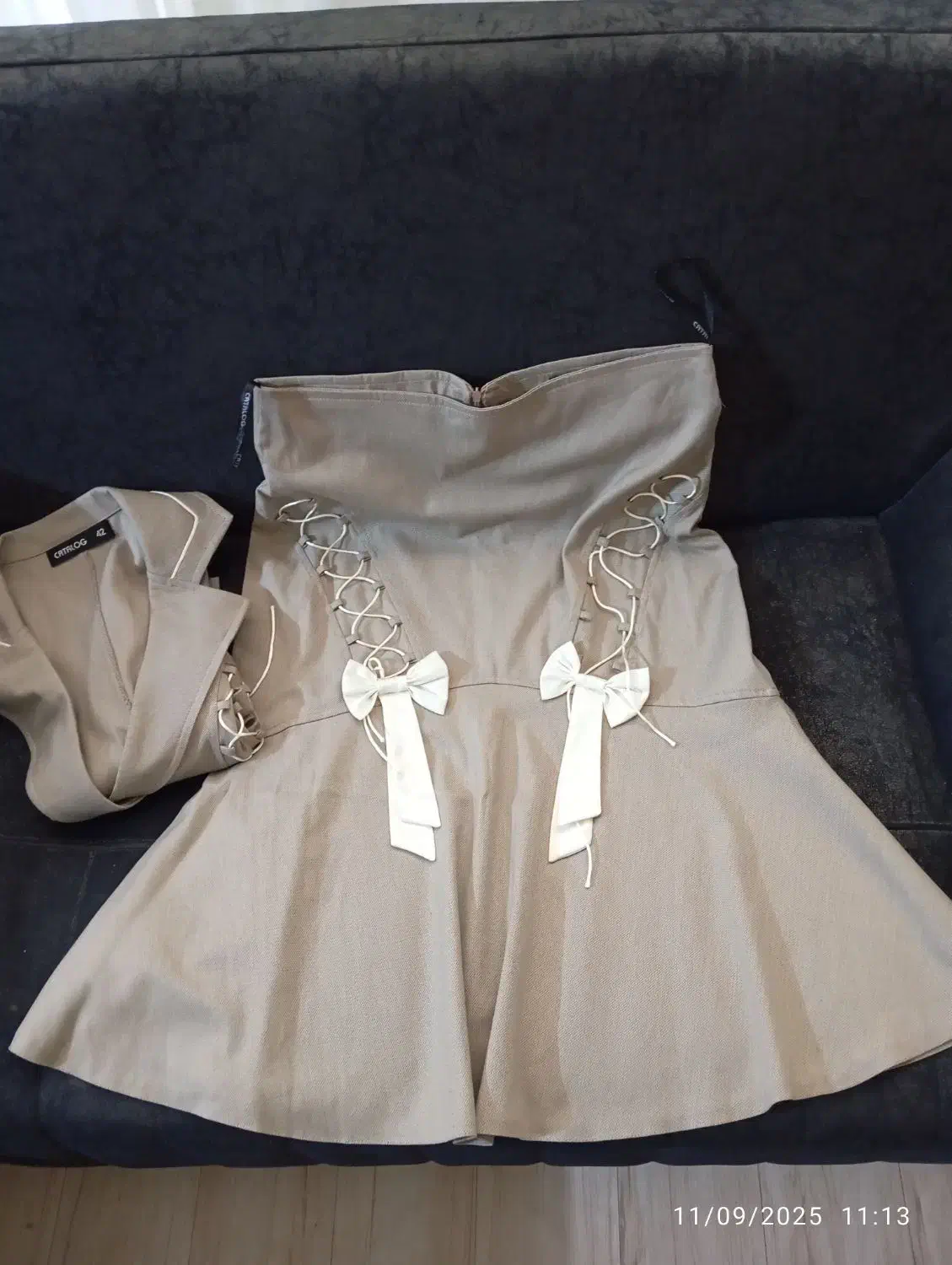 کراپ کت و دامن|لباس|مشهد, هفت تیر (حافظ)|دیوار