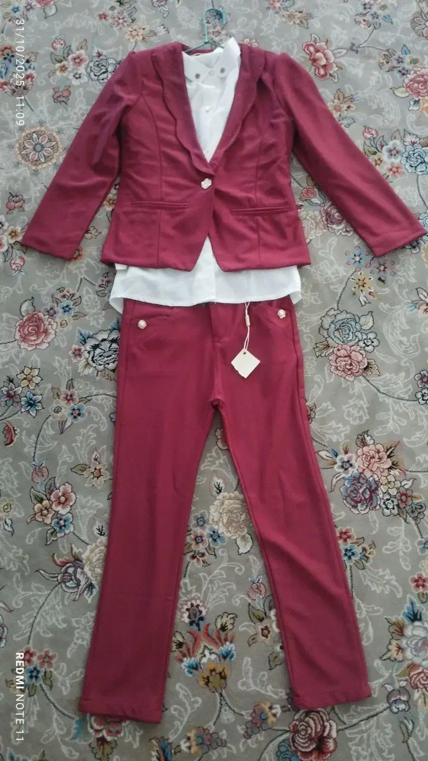 سه تیکه لباس در حد نو|لباس|ملایر, |دیوار