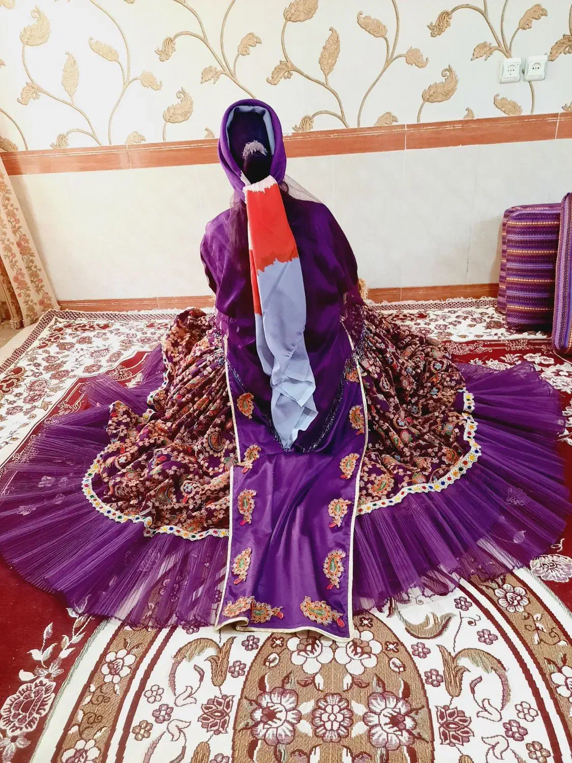 فروش لباس محلی|لباس|شیراز, آبیاری|دیوار