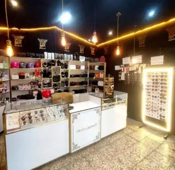 فروش فوری دکور مغازه زیر قیمت|فروشگاه و مغازه|شهرکرد, |دیوار