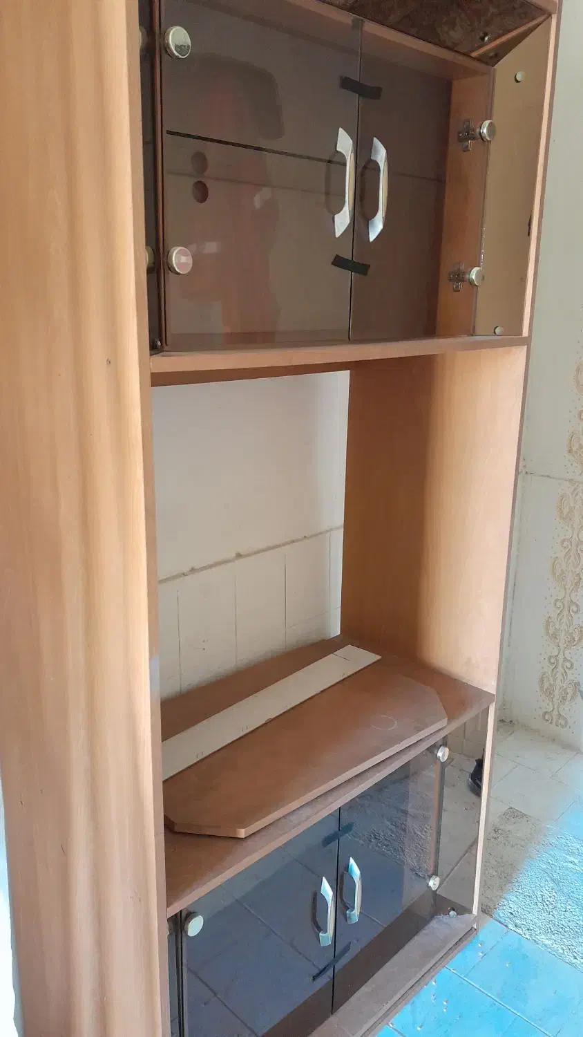 یک عدد میز|میز تلویزیون|اهواز, فدک|دیوار