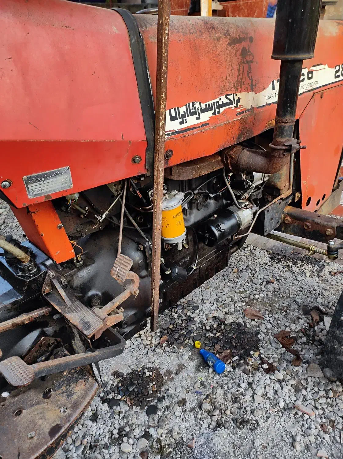 تراکتور|خودرو سنگین|سنگر, |دیوار