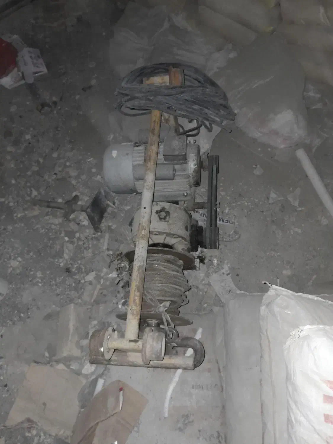 دو عدد بالابر در حد خشک|ابزارآلات|مشهد, نرگس (شهرک غرب)|دیوار