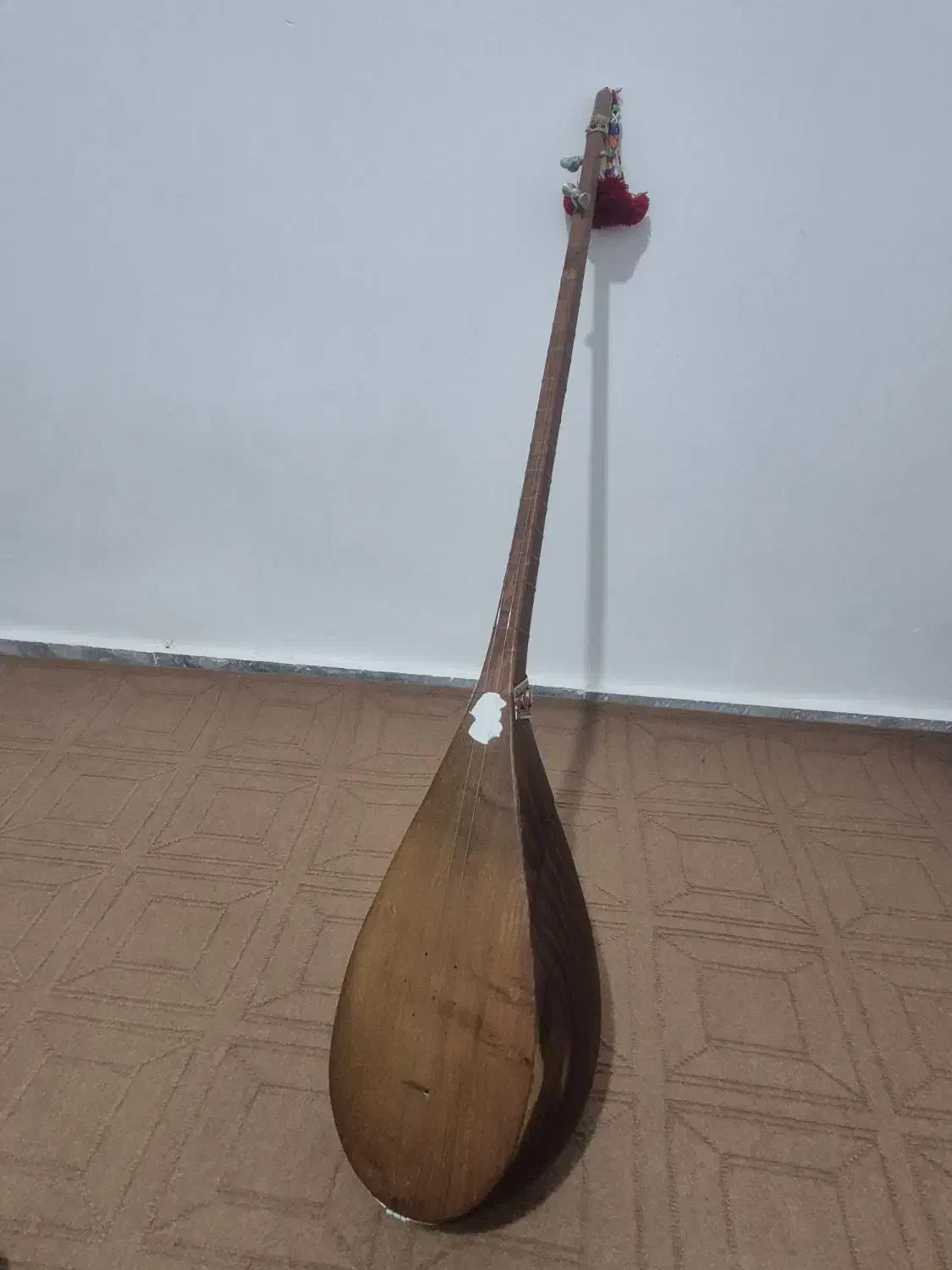 دوتار|سازهای سنتی|اسفراین, |دیوار