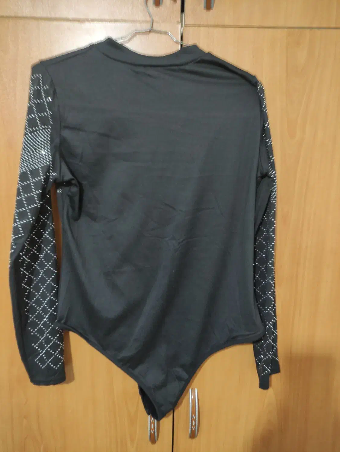 لباس بادی|لباس|سنندج, |دیوار