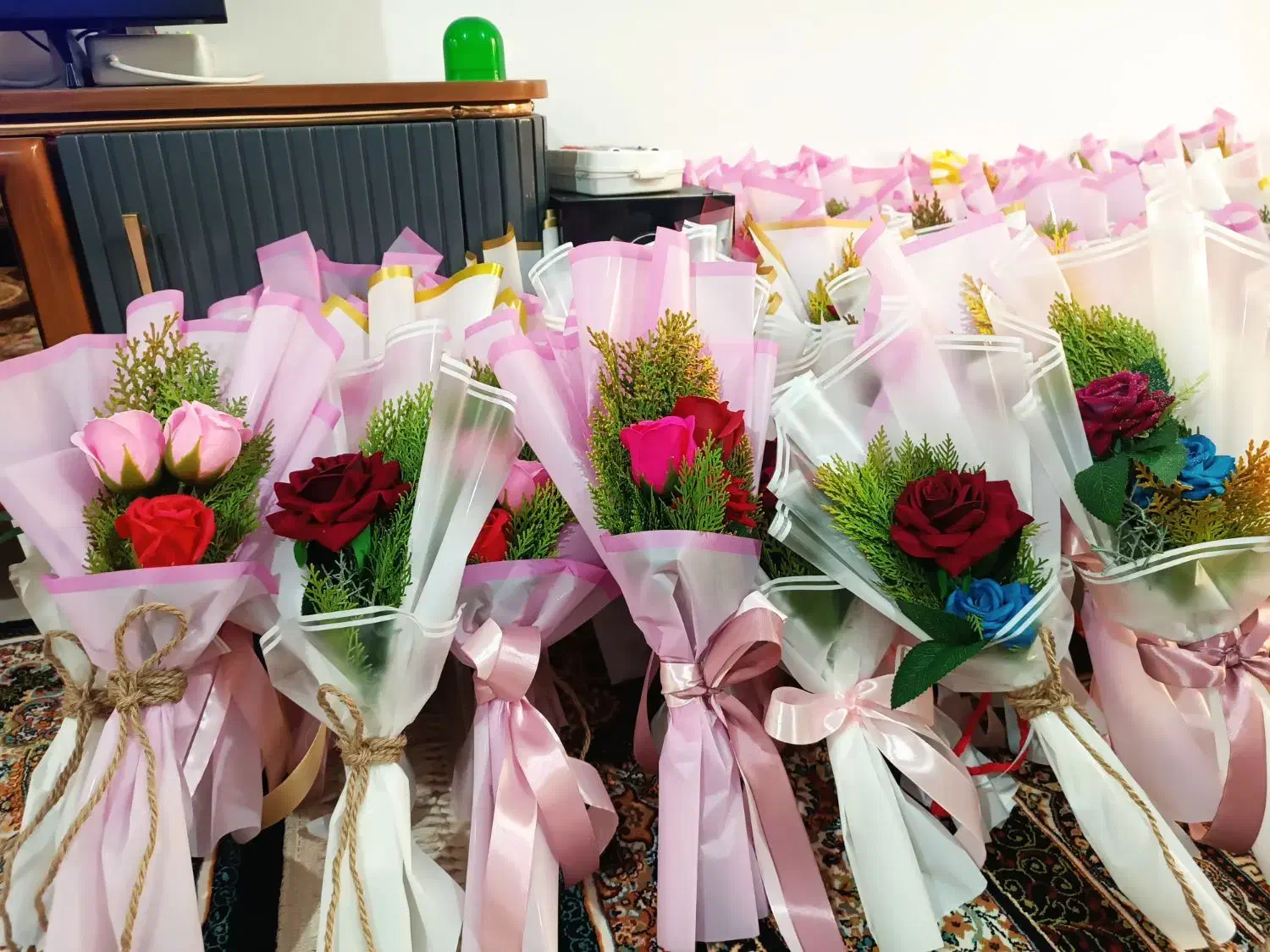 دسته گل روز مادر|گل و گیاه طبیعی|بومهن, |دیوار