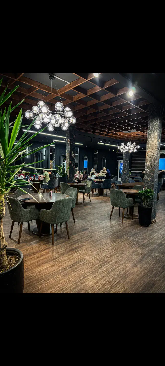 سرآشپز - باریستا - سالندار - نظافتچی|استخدام خدمات فروشگاه و رستوران|زنجان, |دیوار