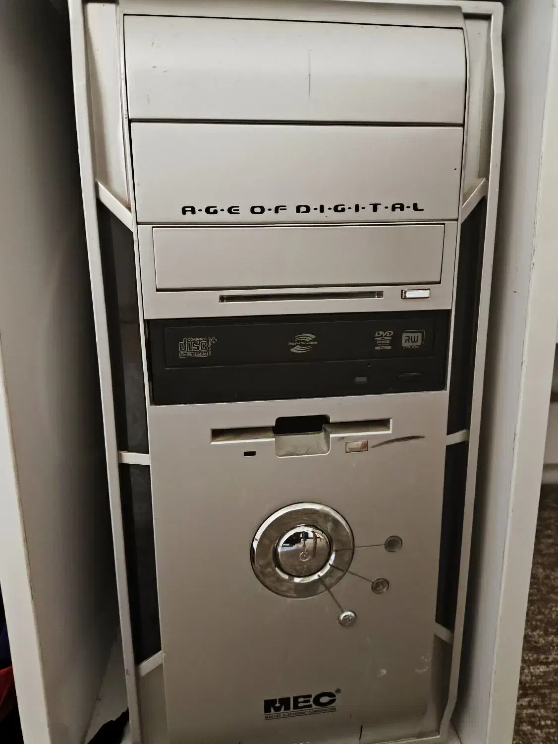 کامپیوتر|رایانه رومیزی|جم, |دیوار