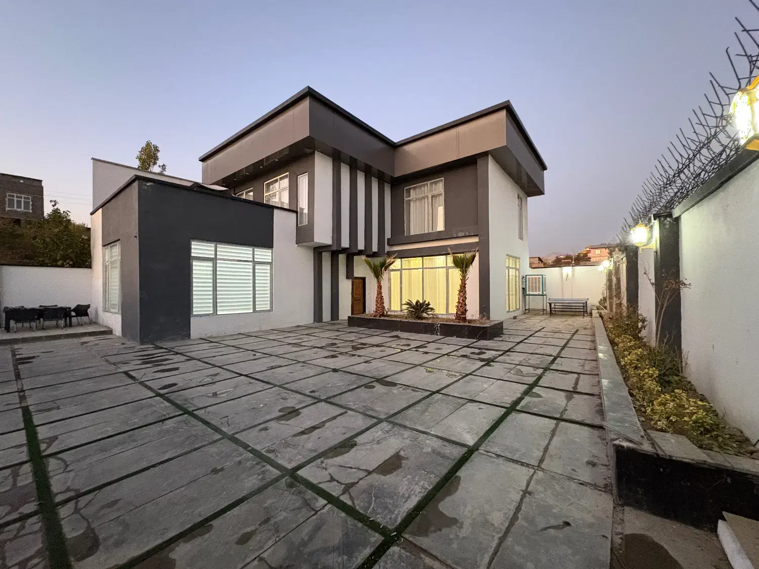 اجاره ویلا مدرن روناس استخر سرپوشیده|اجارهٔ کوتاه‌مدت ویلا و باغ|تهران, بوستان سرخه حصار|دیوار