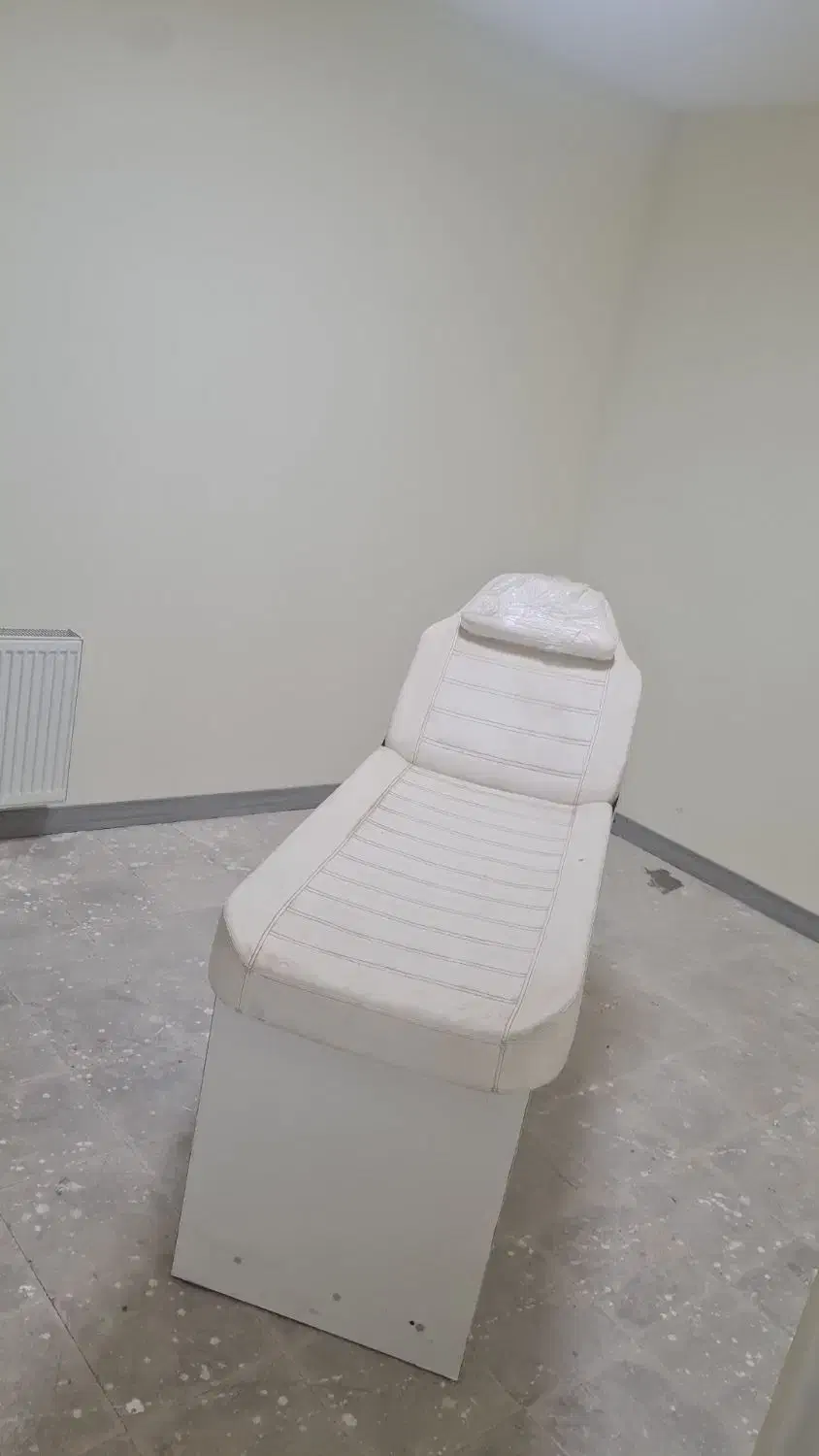 تخت آرایشگاه تا شو|آرایشگاه و سالنهای زیبایی|زرقان, |دیوار