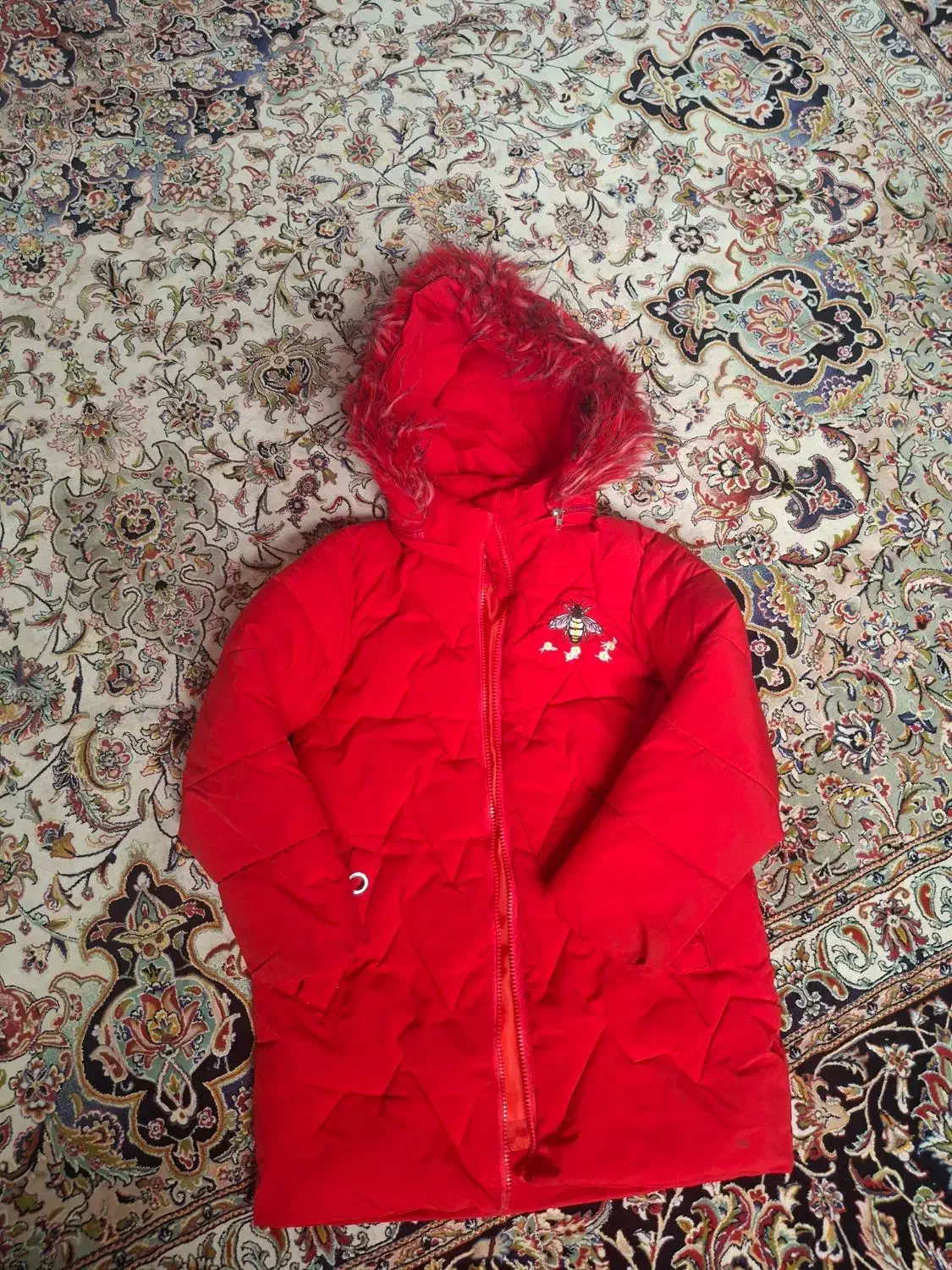 کاپشن|کفش و لباس بچه|بافق, |دیوار