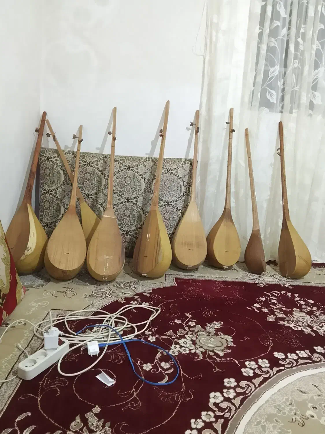 دوتار خوش صدا|سازهای سنتی|اسفراین, |دیوار