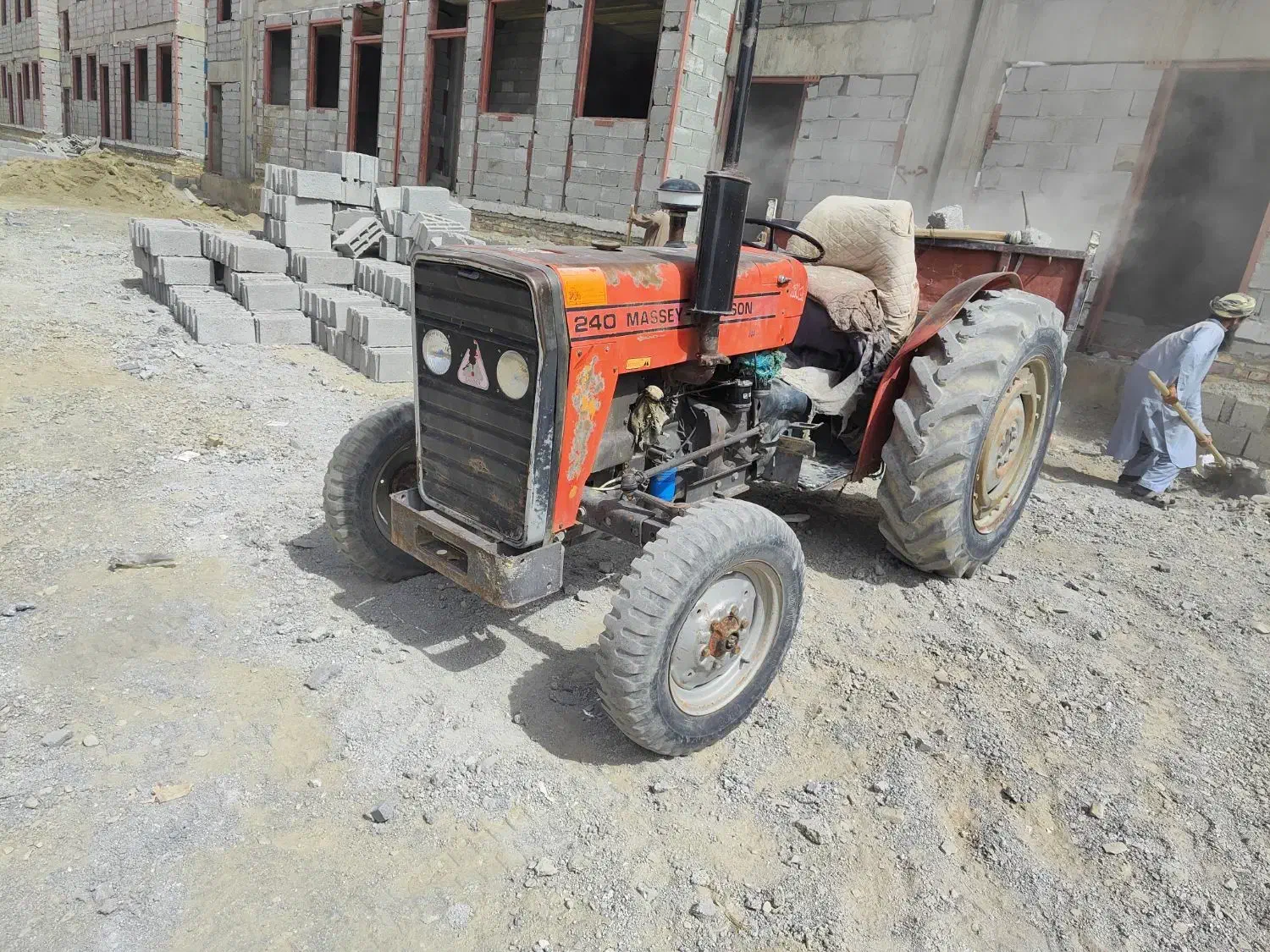 تراکتور بار بر حمل نخاله های ساختمانی|خدمات حمل و نقل|سراوان, |دیوار