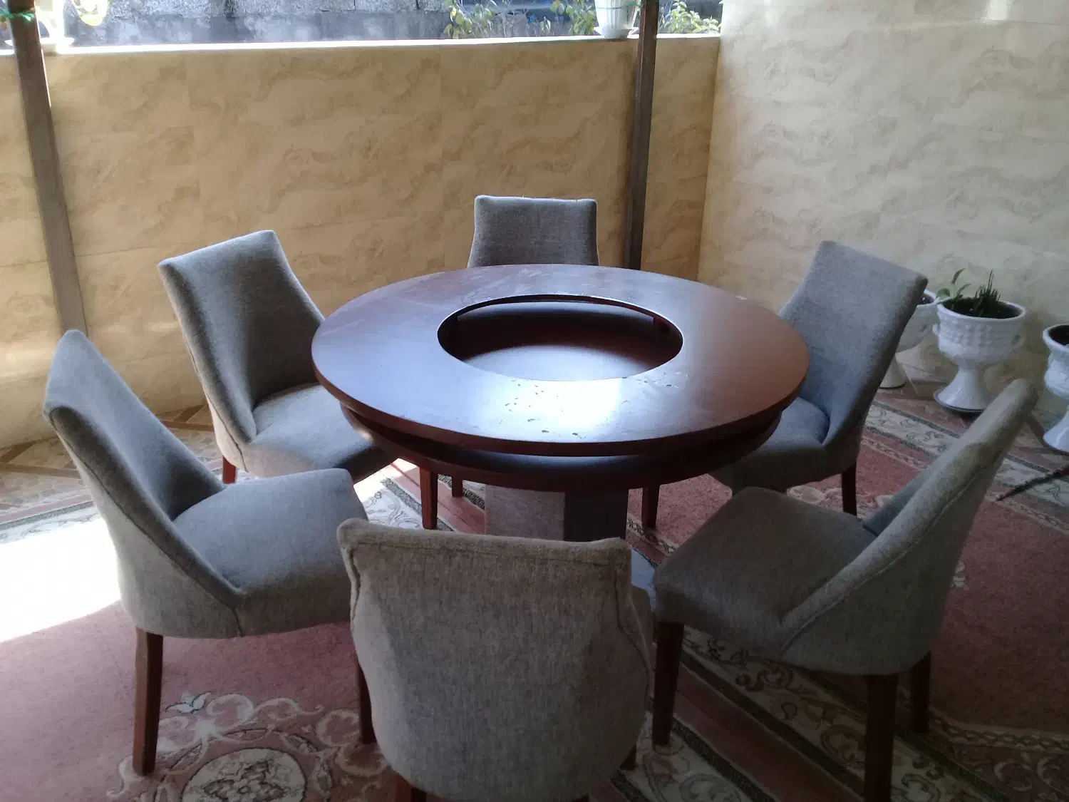 میز نهار خوری در حد نو ۶۰۰۰۰۰۰ میلیون تومان|میز و صندلی غذاخوری|رشت, لاکان شهر|دیوار