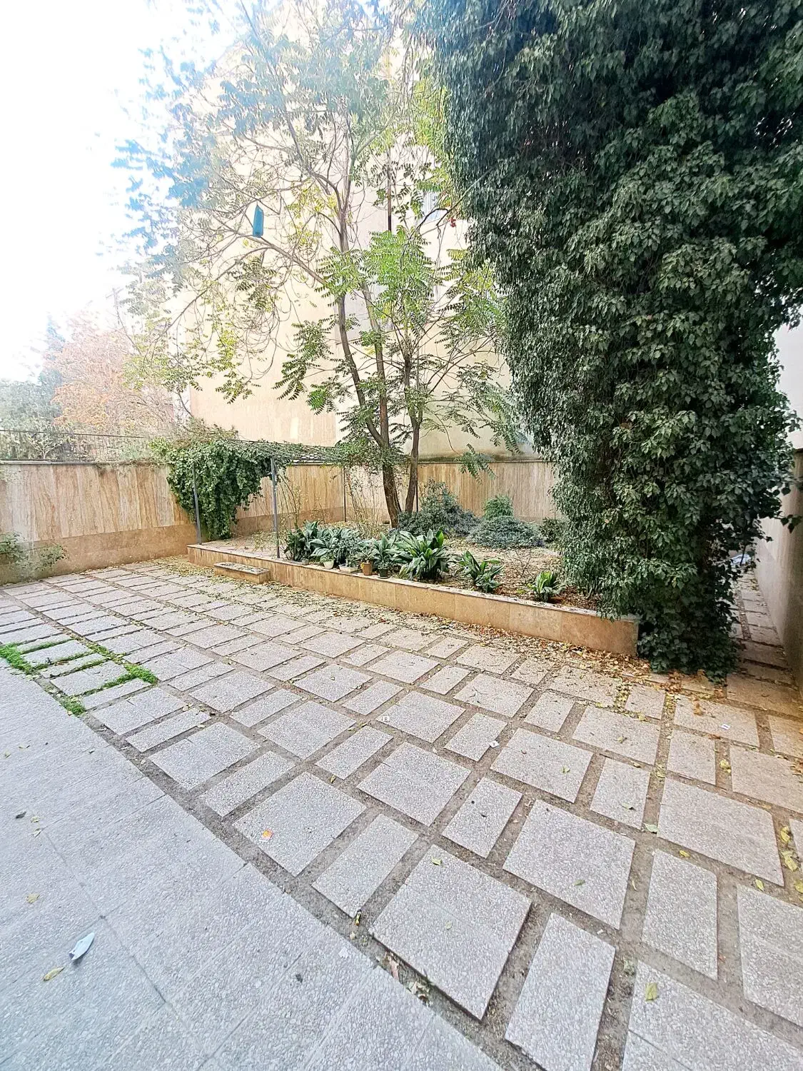 ۱۰۰ متر شیک اندرزگو بدون مشابه با گیت نگهبانی