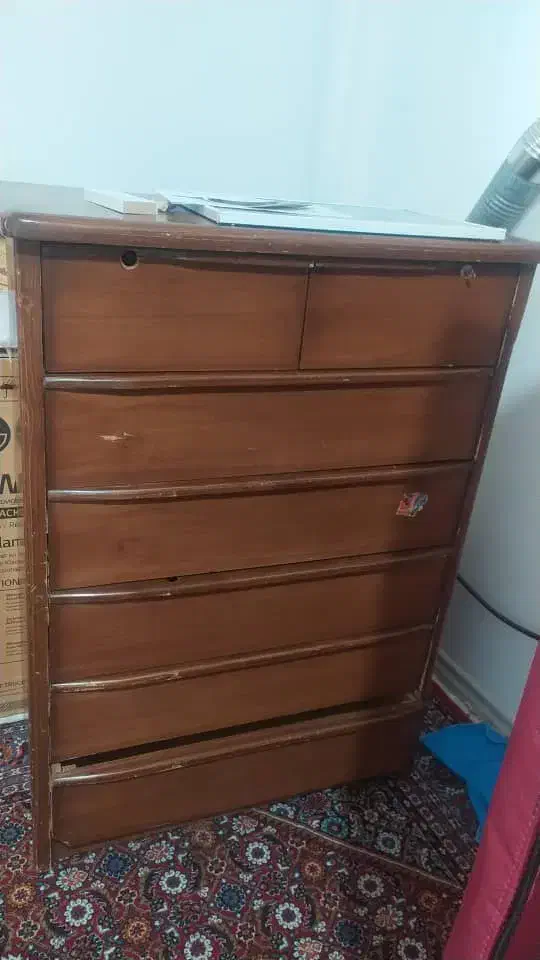 یک عدد کمد چوبی و جا رختخوابی|جاکفشی، کمد، دراور|قروه, |دیوار