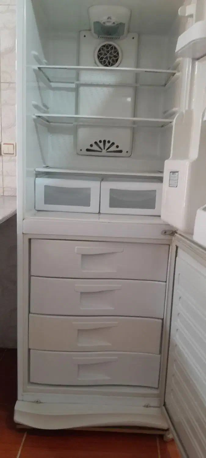 یخچال دو در|یخچال و فریزر|صحنه, |دیوار