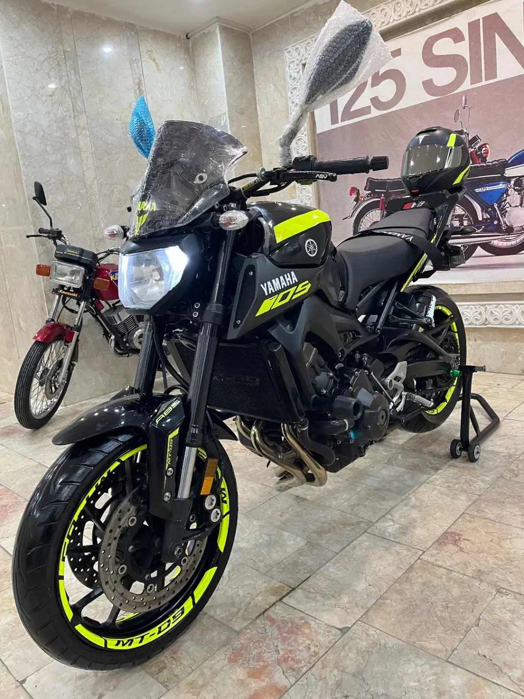 Yamaha mt09 cb gsx cbr|موتورسیکلت|تهران, فلسطین (میدان انقلاب)|دیوار