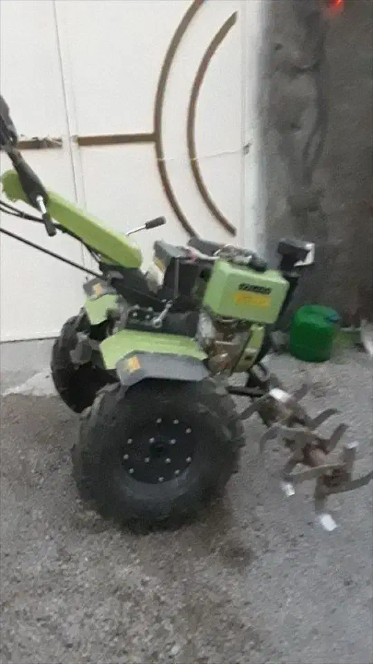 تیلر زنی باغات و باغبانی و هرس درختان|خدمات باغبانی و درختکاری|نجف‌آباد, قلعه سفید|دیوار