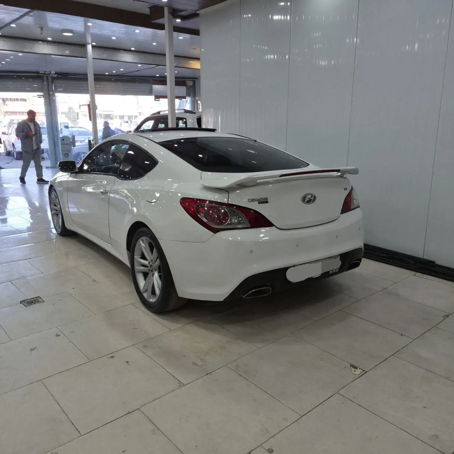 جنسیس کوپه ۲۰۱۱ سفید|خودرو سواری و وانت|قائم‌شهر, |دیوار