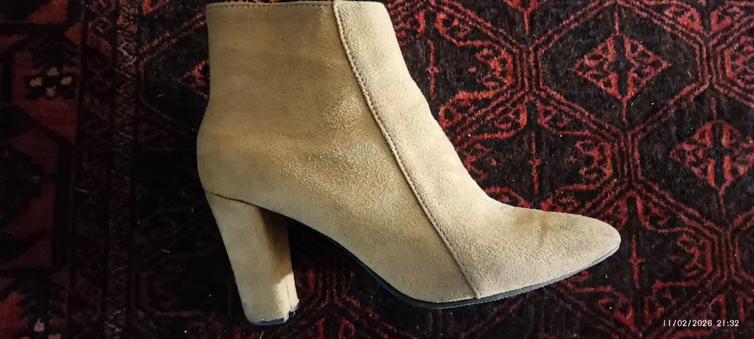 نیم بوت|کیف، کفش، کمربند|مشهد, سمزقند|دیوار