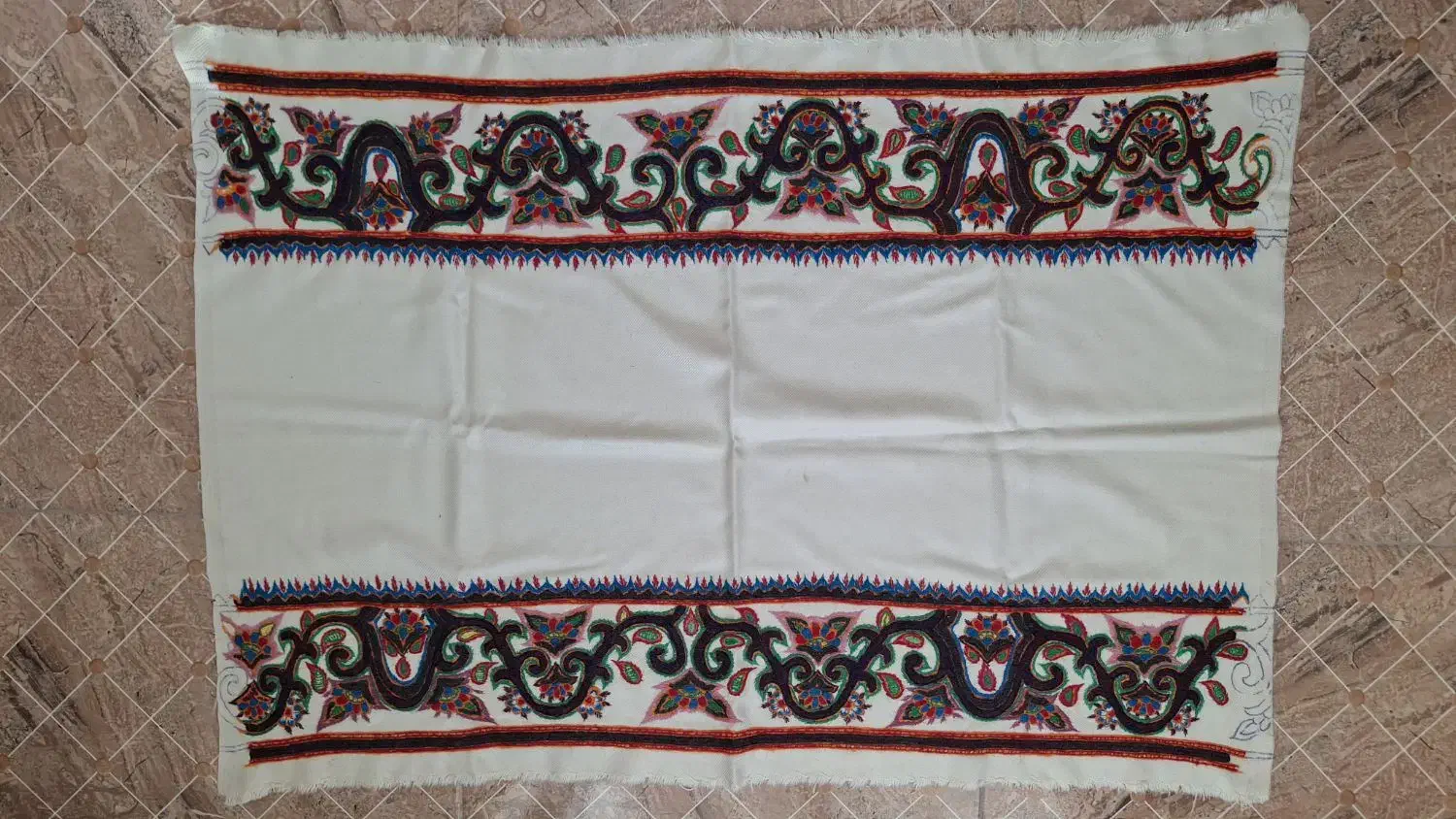 دو عدد پته متکا تخت دونفره و پته دستمال کاغذی|صنایع دستی و سایر لوازم تزئینی|کرمان, |دیوار