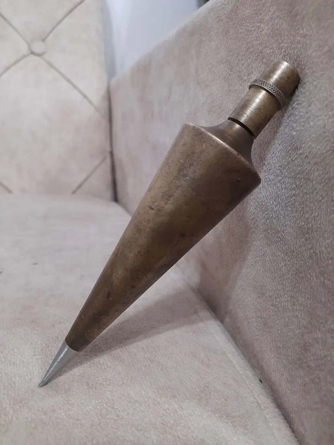 شاقول قدیمی|کلکسیون اشیاء عتیقه|رشت, هلال احمر|دیوار