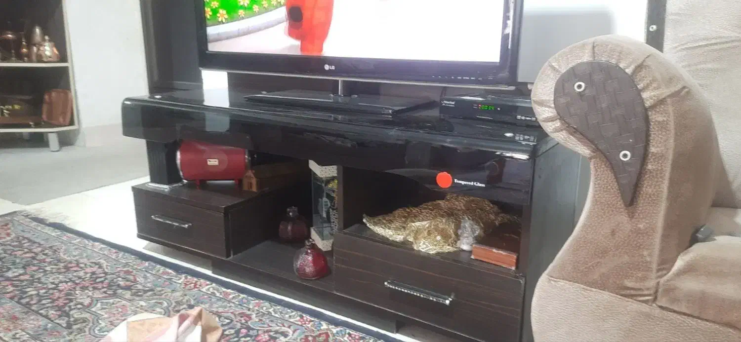 دودست مبل کم کار با میز تی وی و جاکفشی|مبلمان خانگی و میز عسلی|رفسنجان, |دیوار