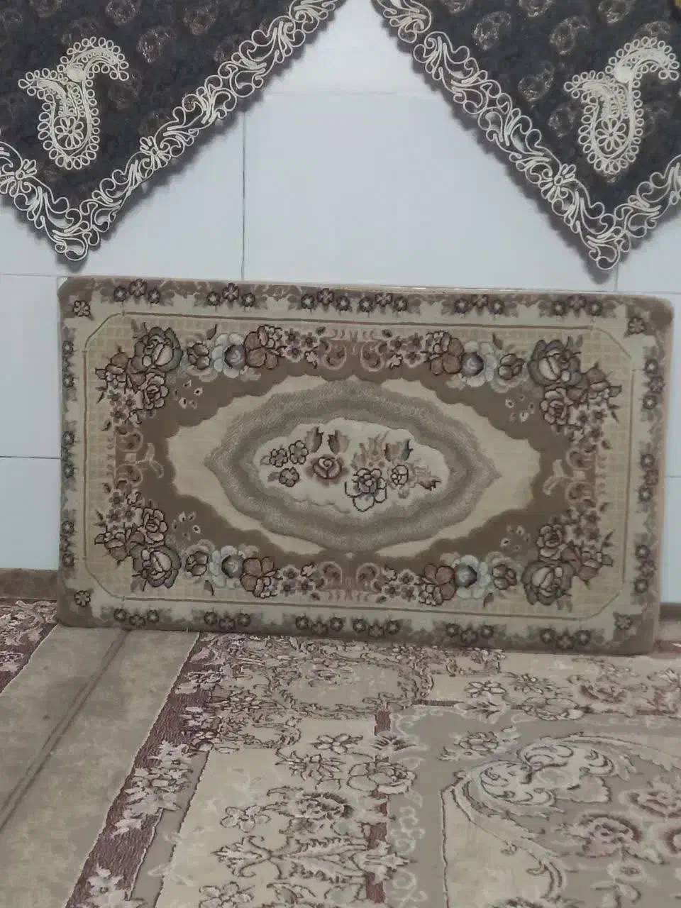 دو جفت پشتی|پشتی|قم, نوبهار|دیوار