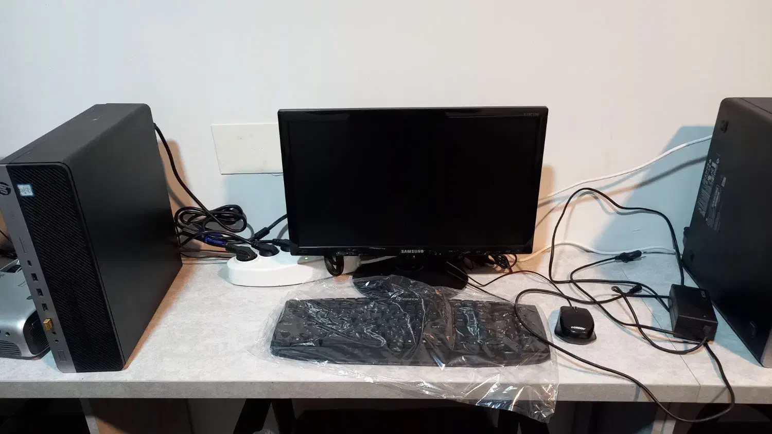 ۴ تا سیستم کیس و لوازم کامل|رایانه رومیزی|لاهیجان, انقلاب|دیوار