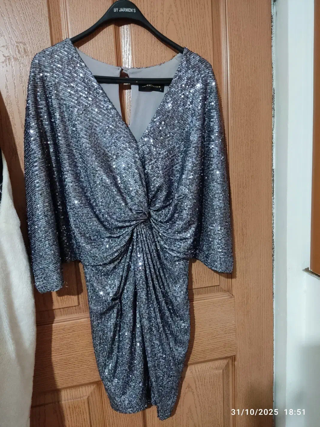 لباس راحتی|لباس|سلماس, |دیوار