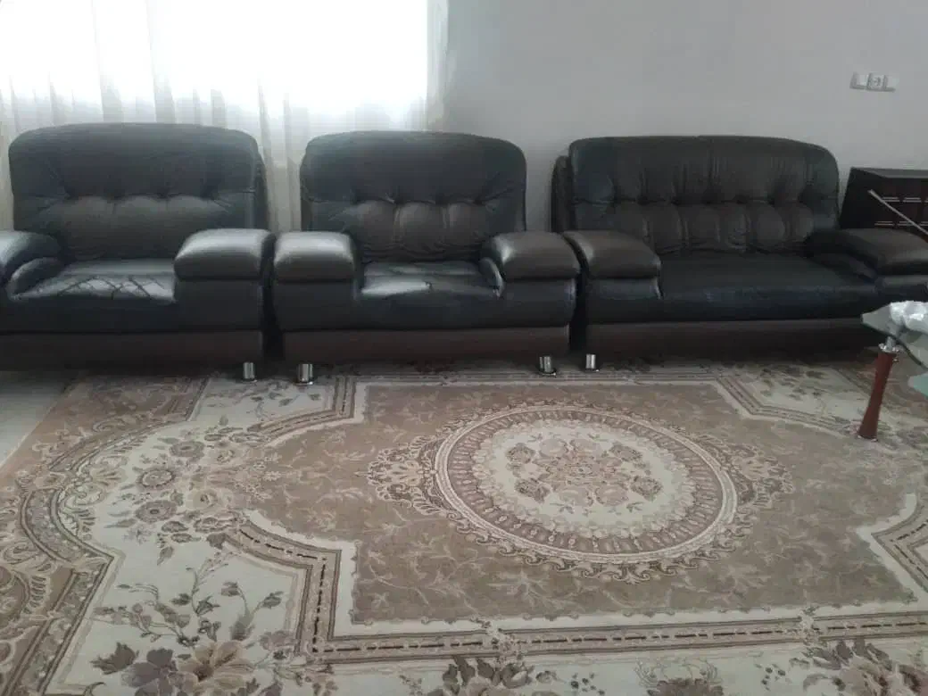 مبل تمام چرم 7 نفره|مبلمان خانگی و میز عسلی|بندر انزلی, جهانگانی|دیوار