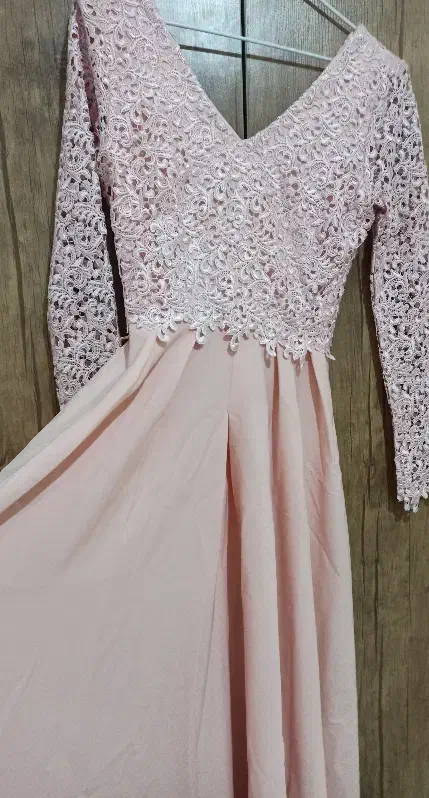 پیراهن مجلسی|لباس|ساری, |دیوار