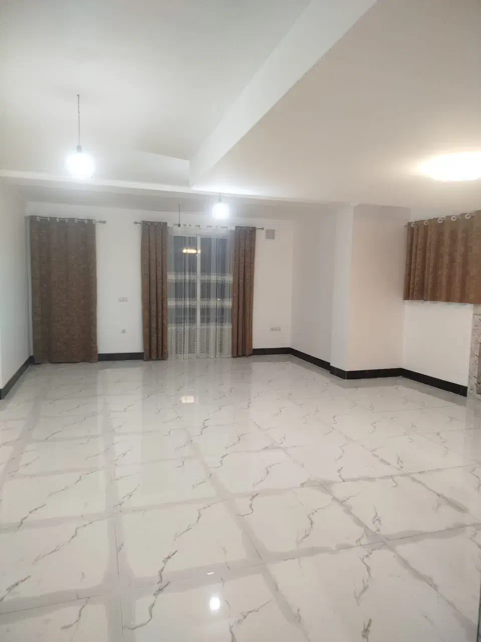 رهن کامل یک‌واحد آپارتمان سه‌ خوابه، مرکز زرقان|اجارهٔ آپارتمان|زرقان, |دیوار